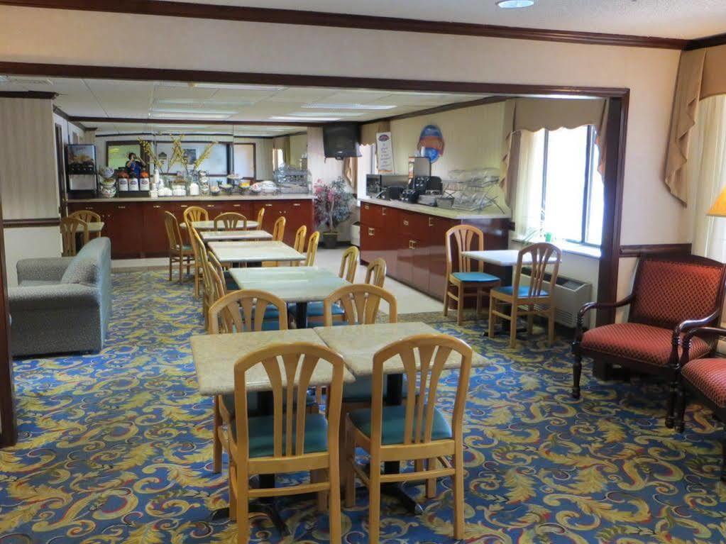 Baymont by Wyndham Kalamazoo Bagian luar foto